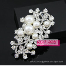 custom made crystal pearl brooch for wedding invitations